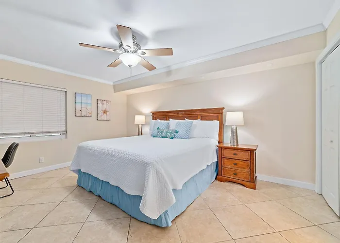 Seaspray Riverside Unit 713 * Pensacola