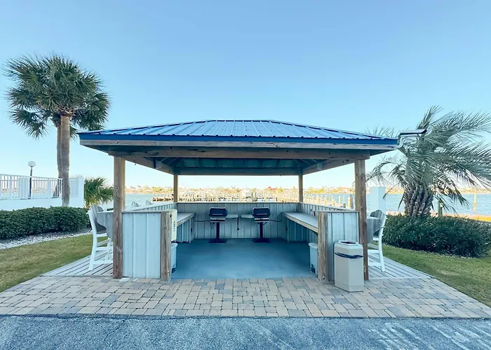 Seaspray Riverside Unit 713 *
